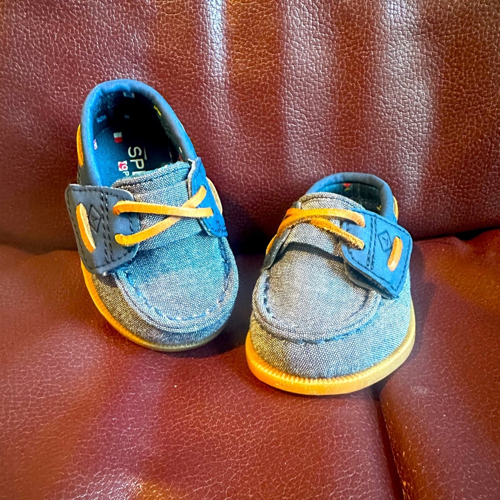 New Sperry baby shoes Size 1m.